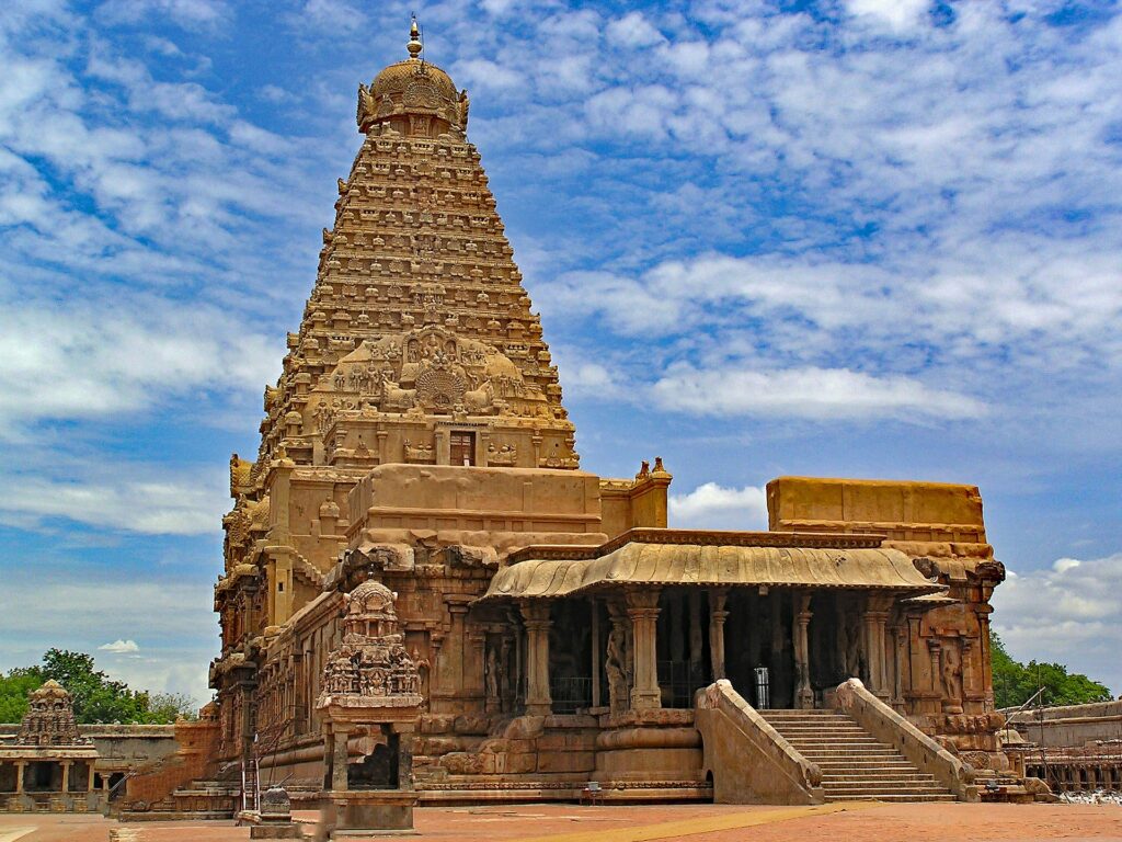Thanjavur Brihadeeswarar Temple history in English